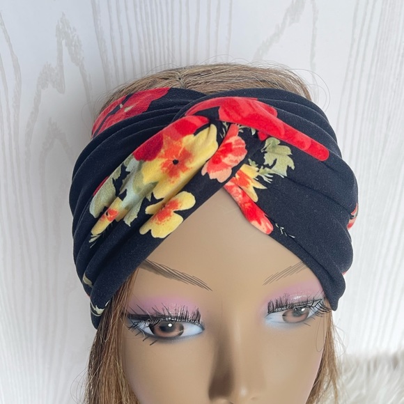 Black & Red Floral Print Jersey Knit Wide Twisted Headband, Spring Headwraps - Picture 4 of 6